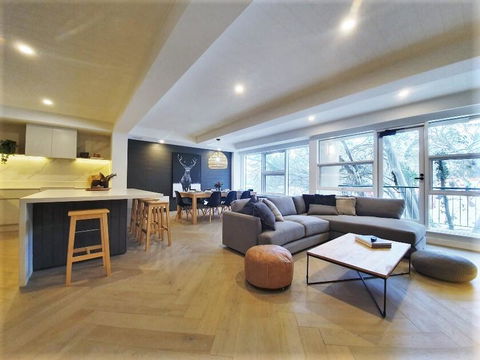 Mt Buller Chalet Hotel & Suites - ACT Tourism 1