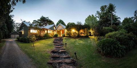 Mt Glorious Getaways - ACT Tourism 2