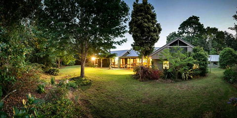 Mt Glorious Getaways - ACT Tourism 1