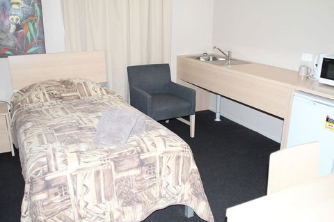 Mt Isa Irish Club Accommodation - ACT Tourism 1