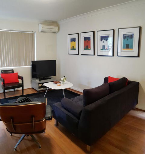 Mt.Lawley Superb 2 BR Location Comfort, Style 1 - ACT Tourism 3