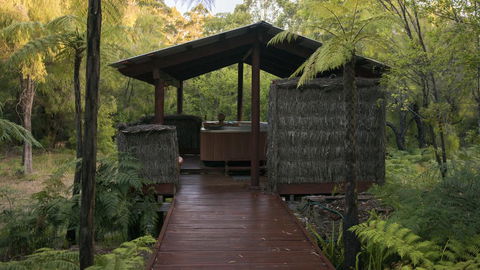 Mudstone Spa Retreat - ACT Tourism 0