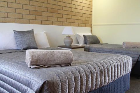 Mundubbera Motel - ACT Tourism 0