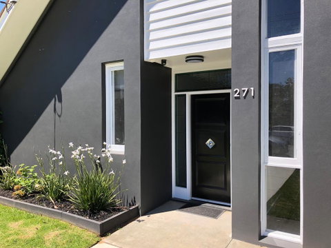 Murray's Place On Pakenham - ACT Tourism 0