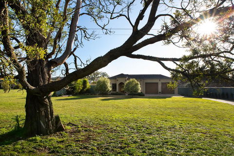 Muskvale Villa - ACT Tourism 0