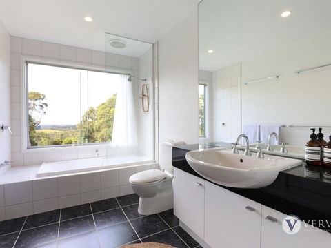 Myers Road Retreat Plus Guest House - ACT Tourism 1