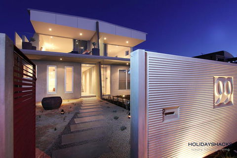 Nautilus Villa Luxury Retreat, Modern, Large Double Beachfront Townhouse, Water Views - ACT Tourism 0