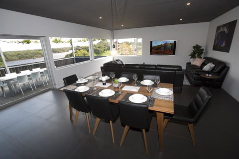 Nelson Victoria Luxury Holiday Accommodation - ACT Tourism 0