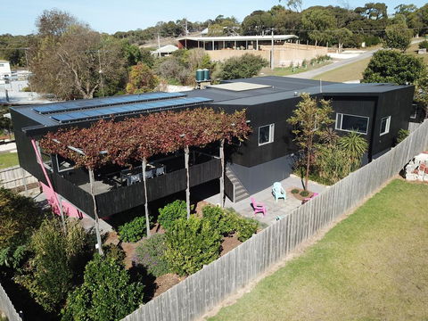 Nelson Victoria Luxury Holiday Accommodation - ACT Tourism 1