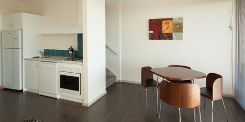 Cosy Corner Sea View Apartments - ACT Tourism 13