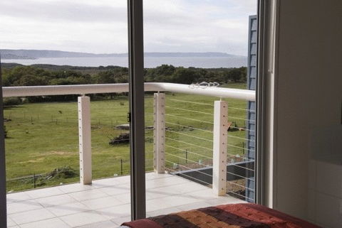 Cosy Corner Sea View Apartments - ACT Tourism 9