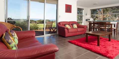 Cosy Corner Sea View Apartments - ACT Tourism 10