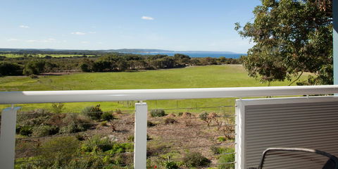 Cosy Corner Sea View Apartments - ACT Tourism 8