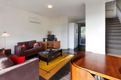 Cosy Corner Sea View Apartments - ACT Tourism 14