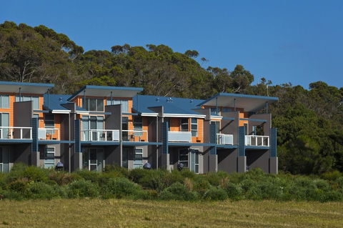 Cosy Corner Sea View Apartments - ACT Tourism 2