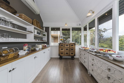 Grand Mercure Basildene Manor - ACT Tourism 12