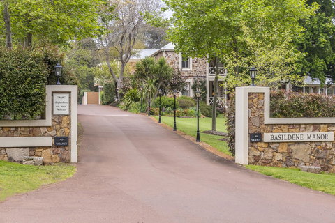 Grand Mercure Basildene Manor - ACT Tourism 15
