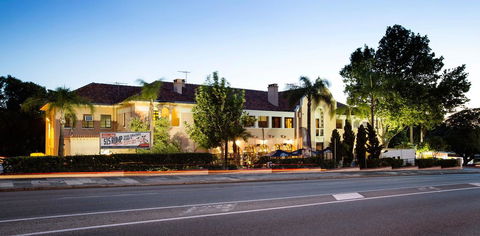 Captain Stirling Hotel - ACT Tourism 0