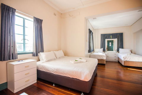 Captain Stirling Hotel - ACT Tourism 37