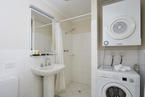 Broadwater Resort Como - ACT Tourism 8
