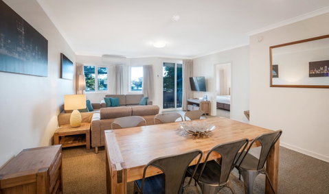 Broadwater Resort Como - ACT Tourism 1