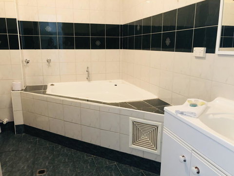 Seashore Memories - Sleeps 3 - ACT Tourism 12