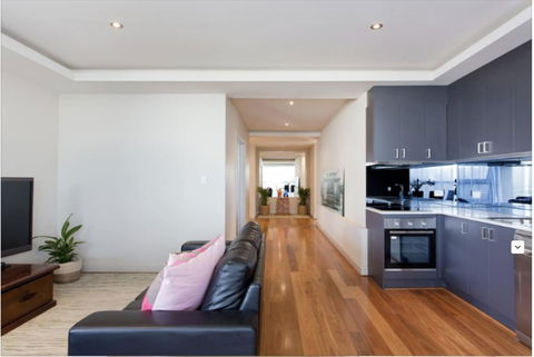 Adele's Luxury South Beach Apartment With King Bed - ACT Tourism 12