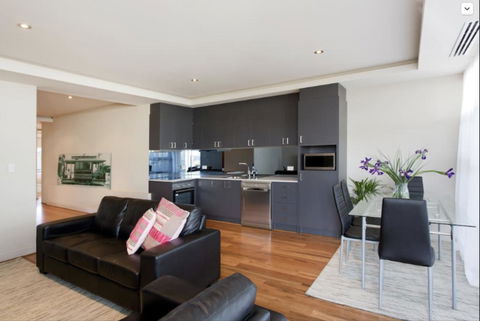 Adele's Luxury South Beach Apartment With King Bed - ACT Tourism 10