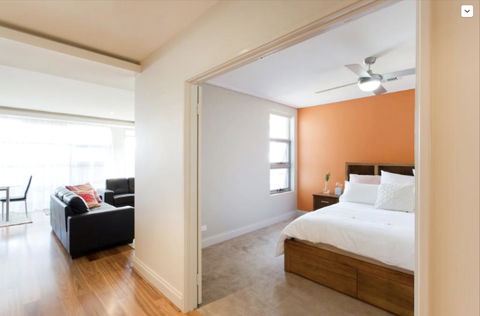 Adele's Luxury South Beach Apartment With King Bed - ACT Tourism 4