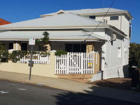 Stirling Apartments - Studio 1 - ACT Tourism 2