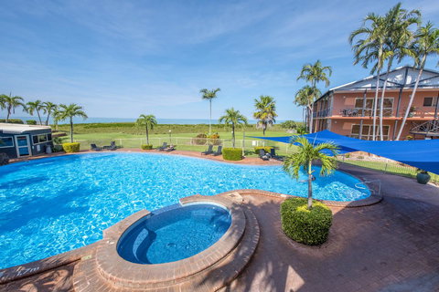 Moonlight Bay Suites - ACT Tourism 0
