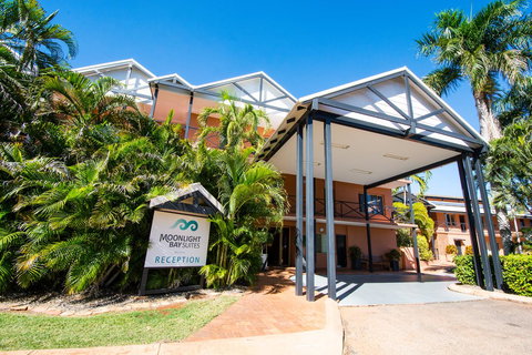 Moonlight Bay Suites - ACT Tourism 1