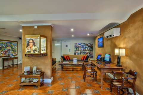 Moonlight Bay Suites - ACT Tourism 19