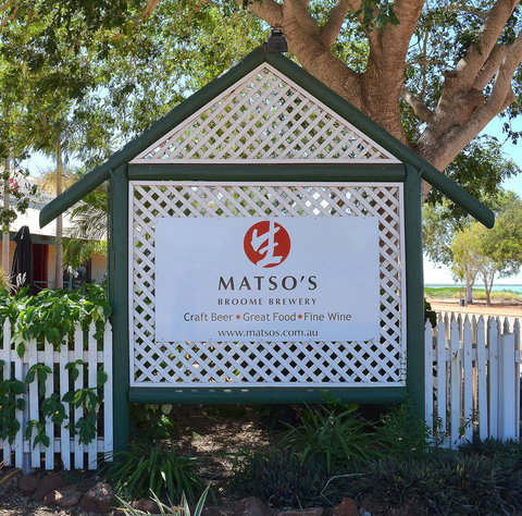 Moonlight Bay Suites - ACT Tourism 18