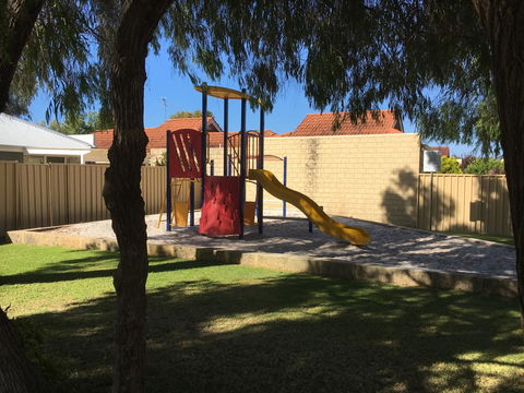 Geographe Bay Apartment - ACT Tourism 8