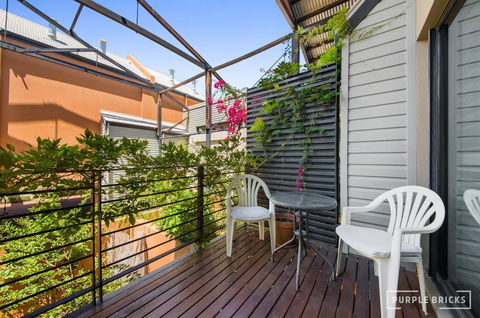Spacious Central Townhouse - ACT Tourism 10
