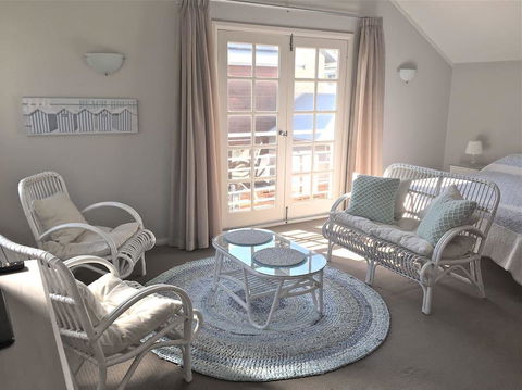 Fremantle Local Beach Studio - ACT Tourism 8