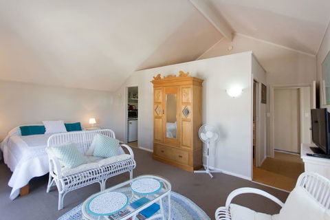 Fremantle Local Beach Studio - ACT Tourism 13