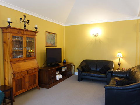 The Blacksmiths Cottage - ACT Tourism 11