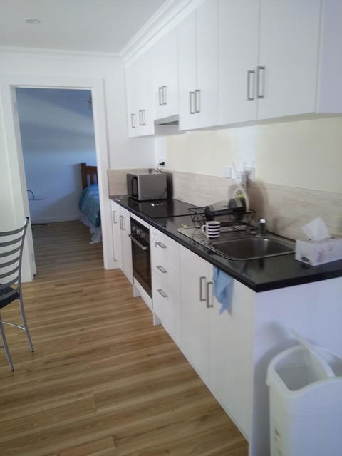 DIANELLA Budget Rooms Happy Place To Stay - ACT Tourism 33