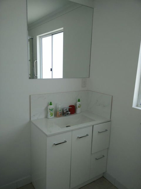 DIANELLA Budget Rooms Happy Place To Stay - ACT Tourism 11