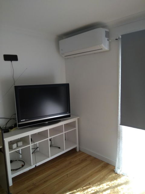 DIANELLA Budget Rooms Happy Place To Stay - ACT Tourism 32