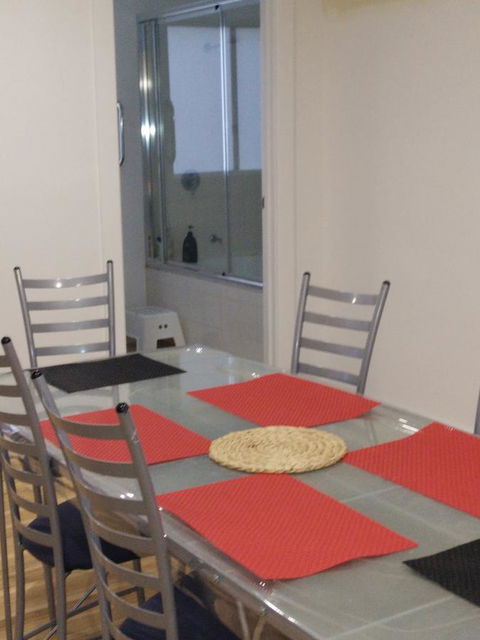 DIANELLA Budget Rooms Happy Place To Stay - ACT Tourism 27