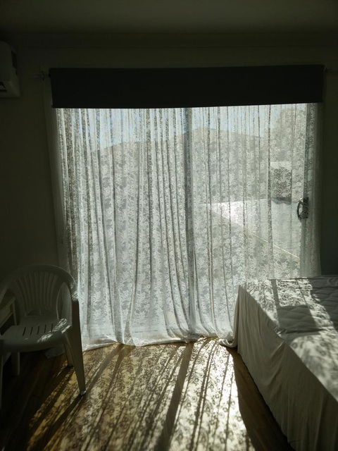 DIANELLA Budget Rooms Happy Place To Stay - ACT Tourism 18
