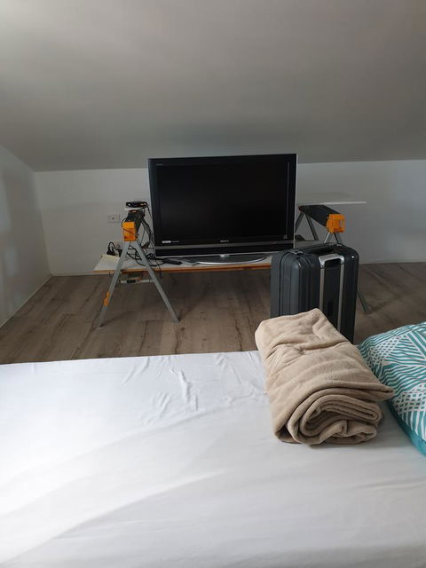 DIANELLA Budget Rooms Happy Place To Stay - ACT Tourism 6