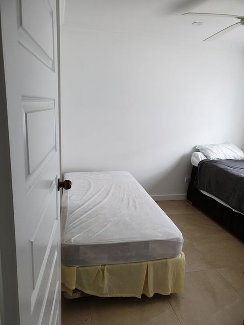 DIANELLA Budget Rooms Happy Place To Stay - ACT Tourism 1