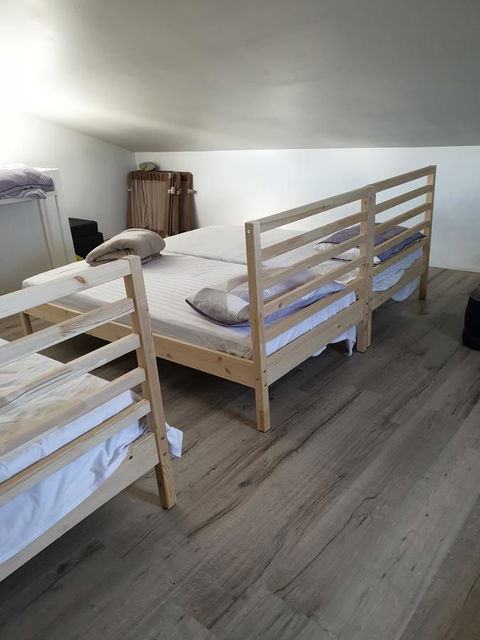 DIANELLA Budget Rooms Happy Place To Stay - ACT Tourism 21