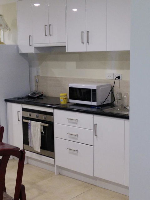 DIANELLA Budget Rooms Happy Place To Stay - ACT Tourism 25