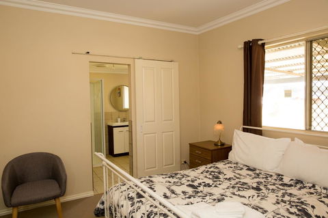 Yvonnes Rest Holiday Home - ACT Tourism 3