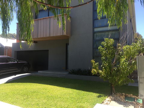 The Pool House - Fremantle - ACT Tourism 4